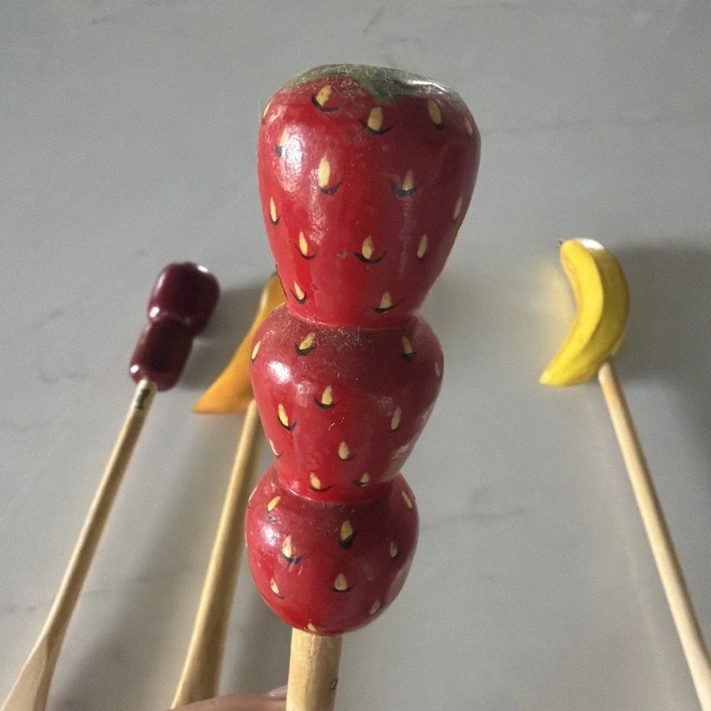 Pier 1 Wooden Kitchen Utensils Fruit Veg Handles Set 4 Apple Banana Strawberry‎